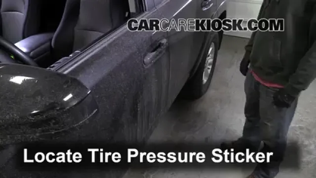 2015 Toyota 4Runner SR5 4.0L V6 Neumáticos y ruedas Controlar presión de neumáticos